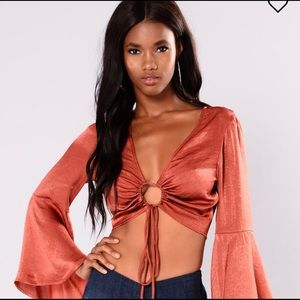 New with tags bell sleeved shirt! rust in color